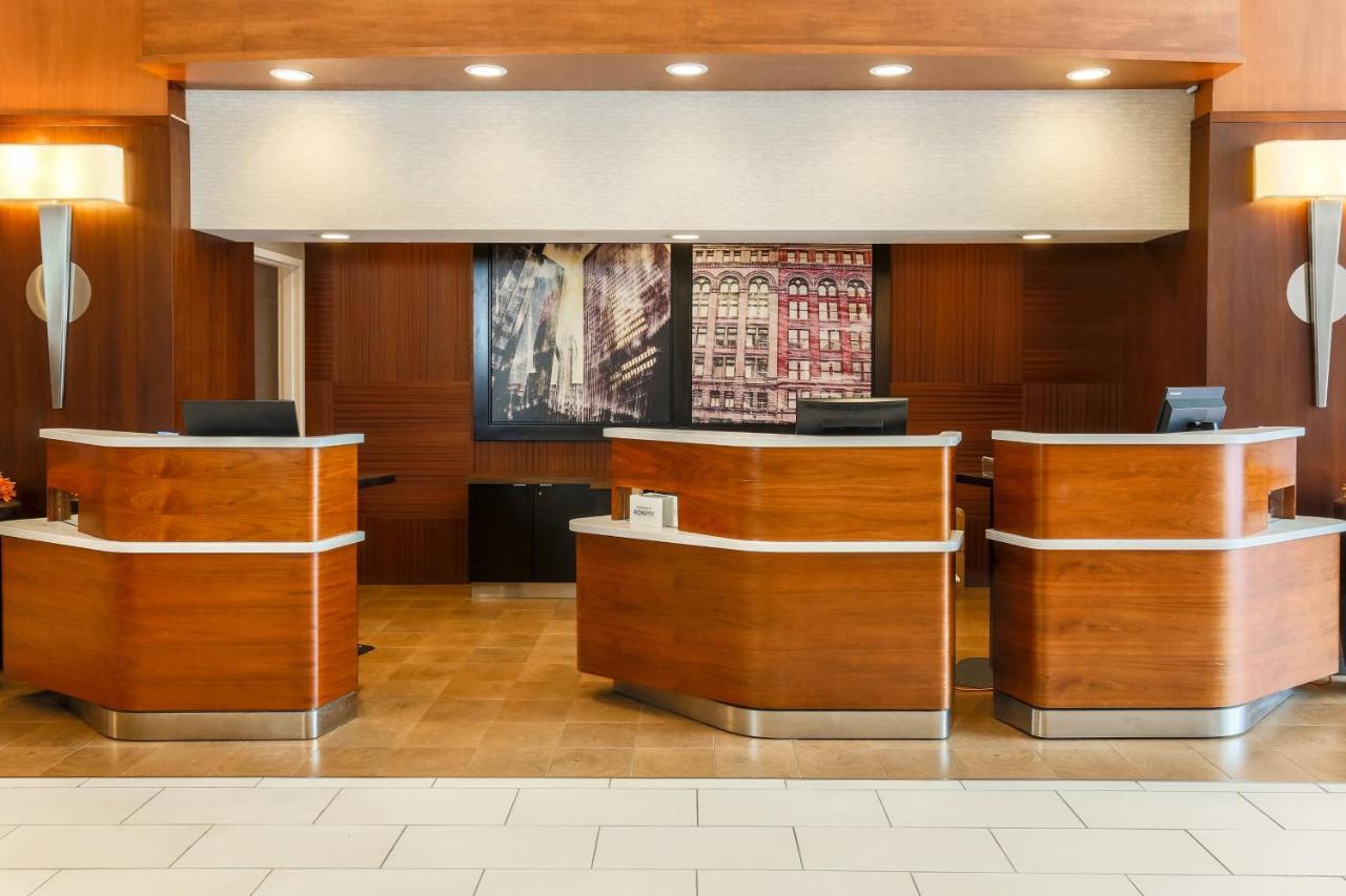 | Courtyard by Marriott Pittsburgh Downtown