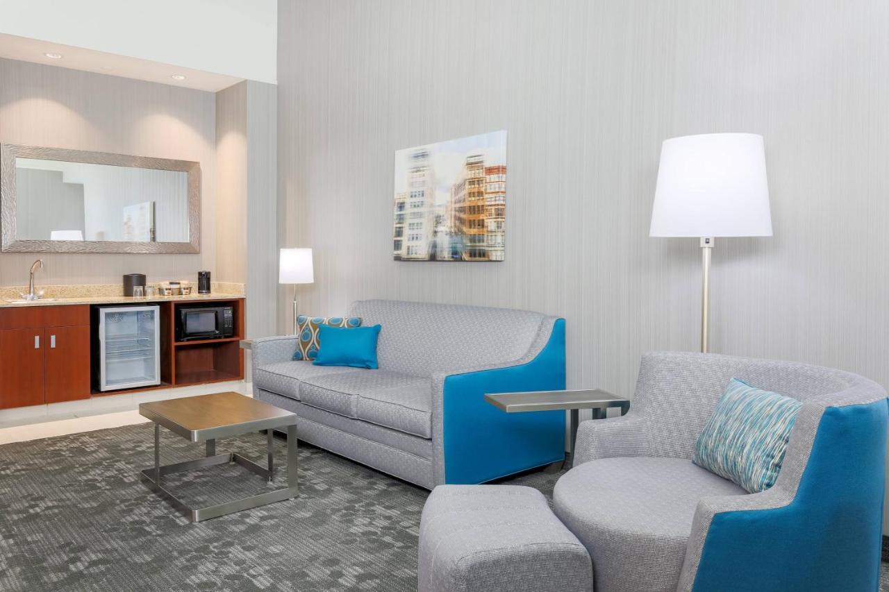 | Courtyard by Marriott Pittsburgh Downtown