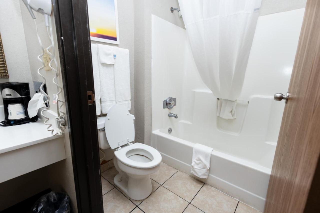| Days Inn by Wyndham Dayton Huber Heights Northeast