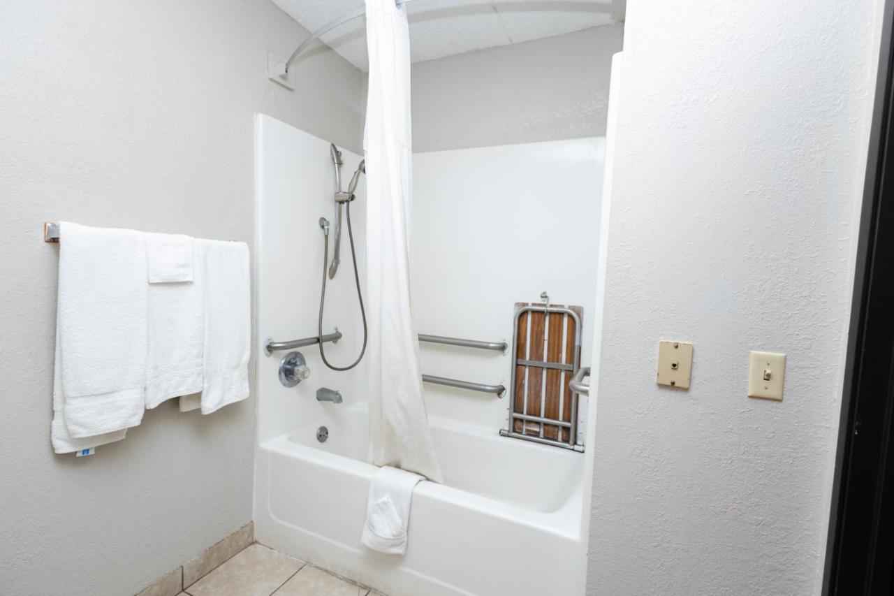 | Days Inn by Wyndham Dayton Huber Heights Northeast