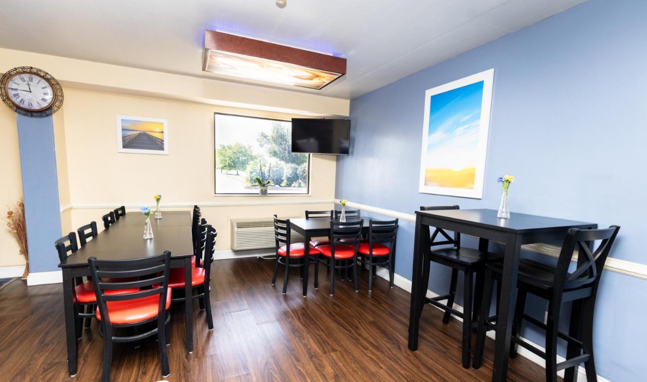 | Days Inn by Wyndham Dayton Huber Heights Northeast