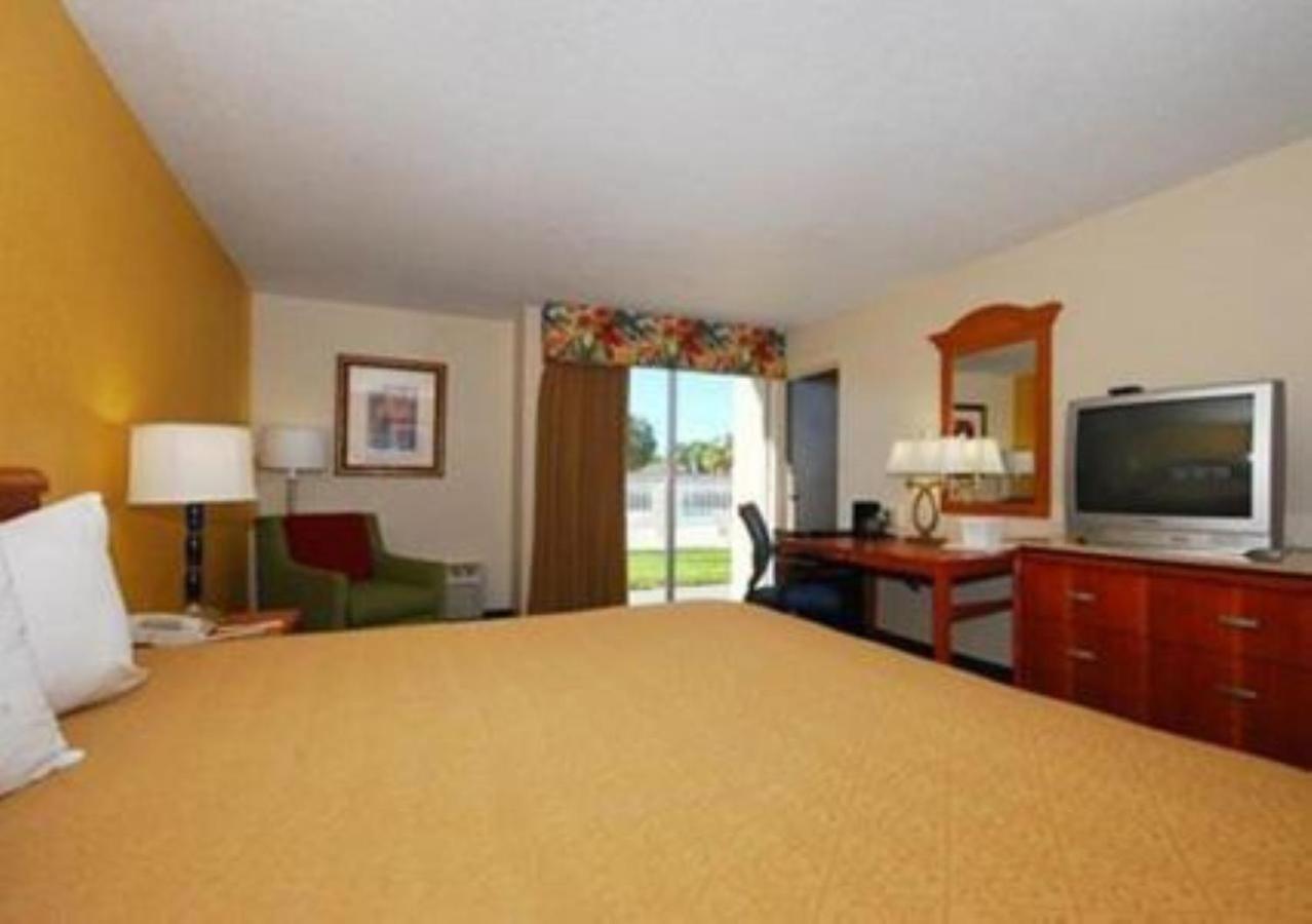 King Room - Accessible/Non-Smoking at Quality Inn Downtown Stuart