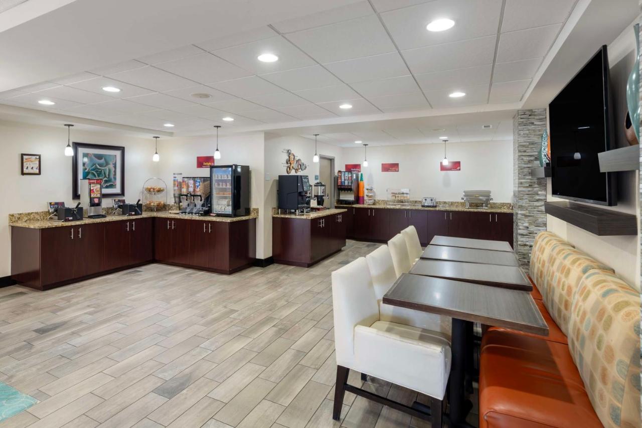 | Best Western Plus Chicagoland - Countryside