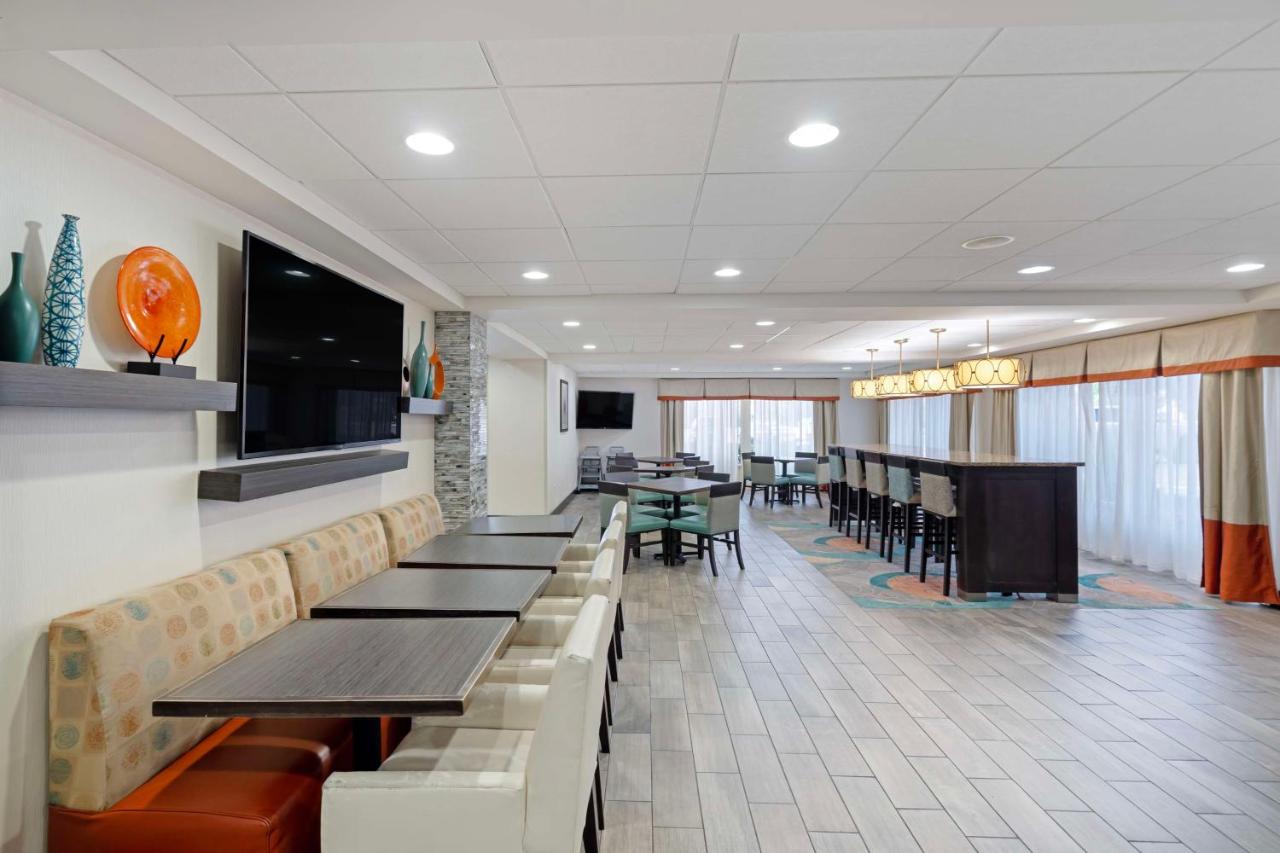 | Best Western Plus Chicagoland - Countryside