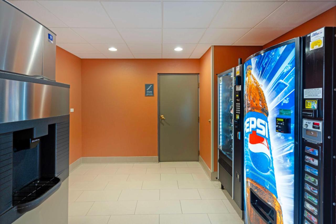 | Best Western Plus Chicagoland - Countryside