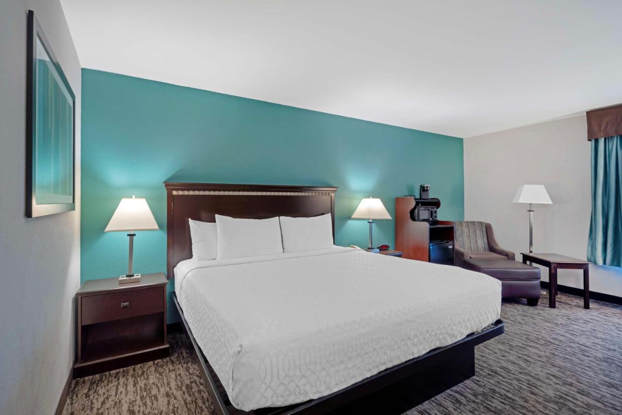 | Best Western Plus Chicagoland - Countryside