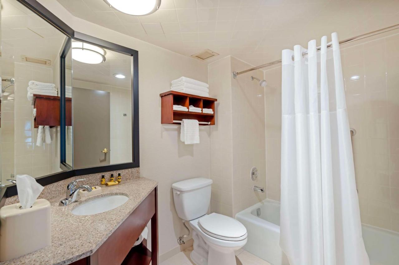 | Best Western Plus Chicagoland - Countryside