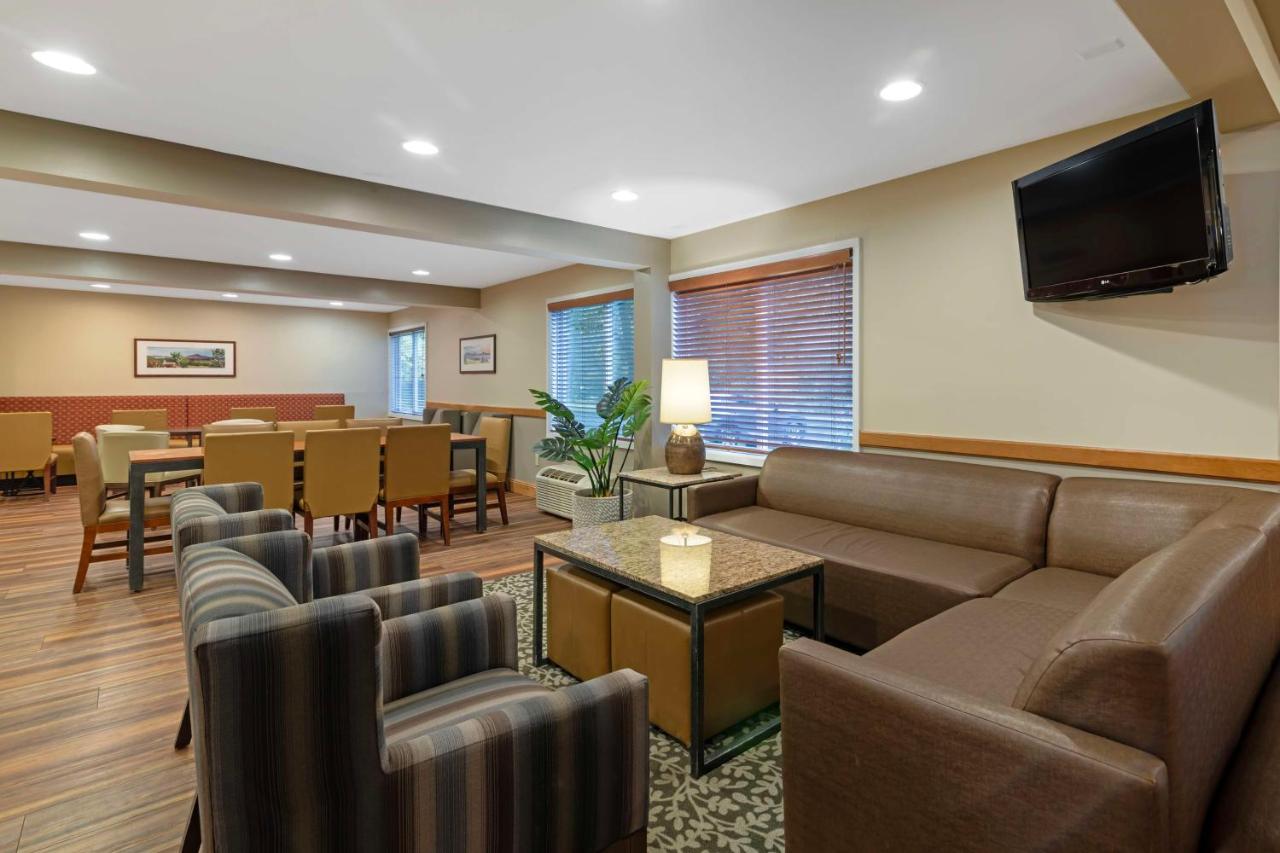 | Best Western Plus Windjammer Inn & Conference Center