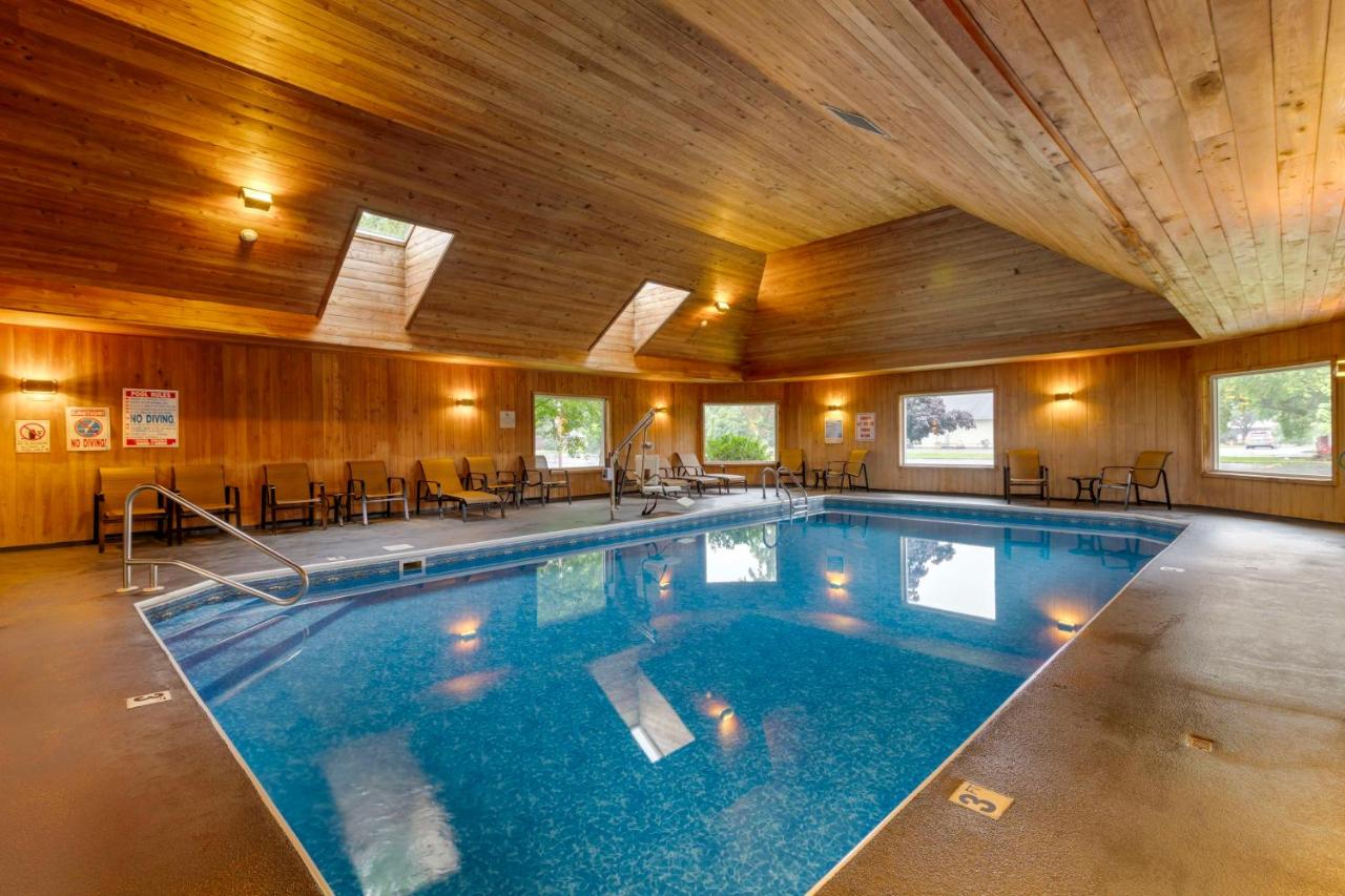 | Best Western Plus Windjammer Inn & Conference Center