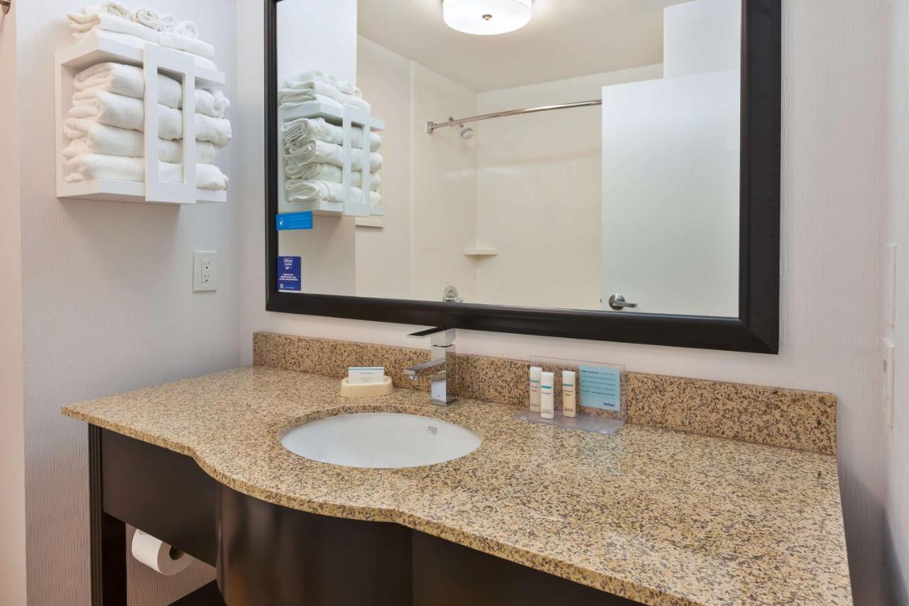 King Room-Hearing Accessible-Non-Smoking at Hampton Inn Cincinnati Airport - North