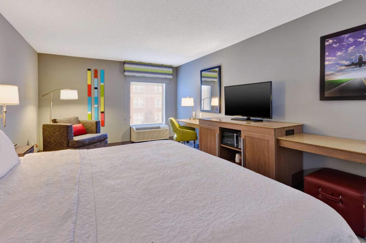 King Room-Hearing Accessible-Non-Smoking at Hampton Inn Cincinnati Airport - North