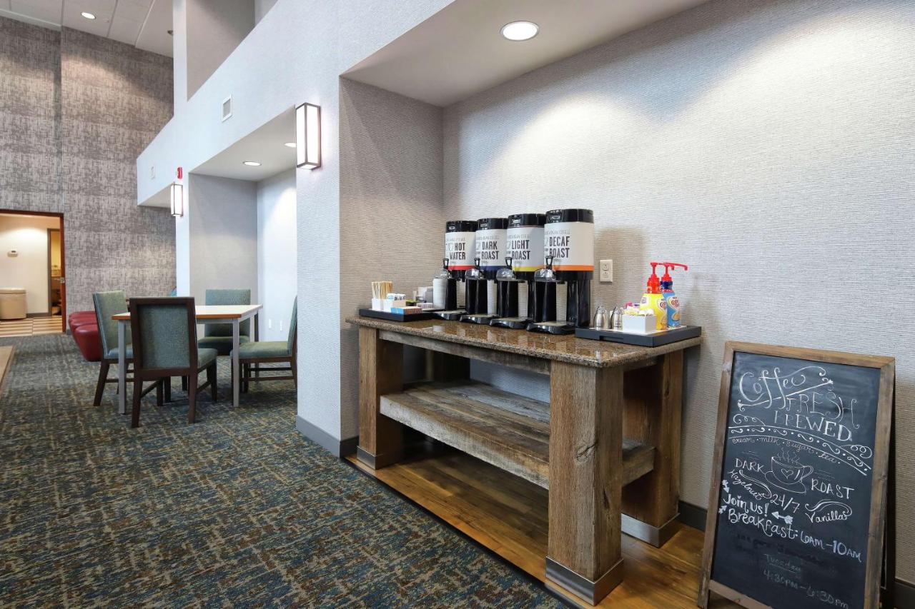  | Hampton Inn & Suites Tucson East