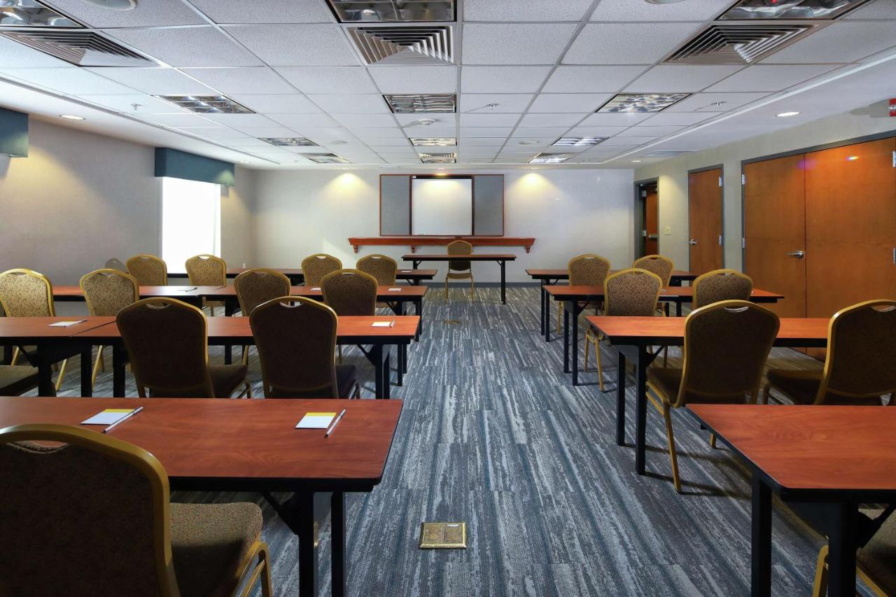  | Hampton Inn & Suites Tucson East