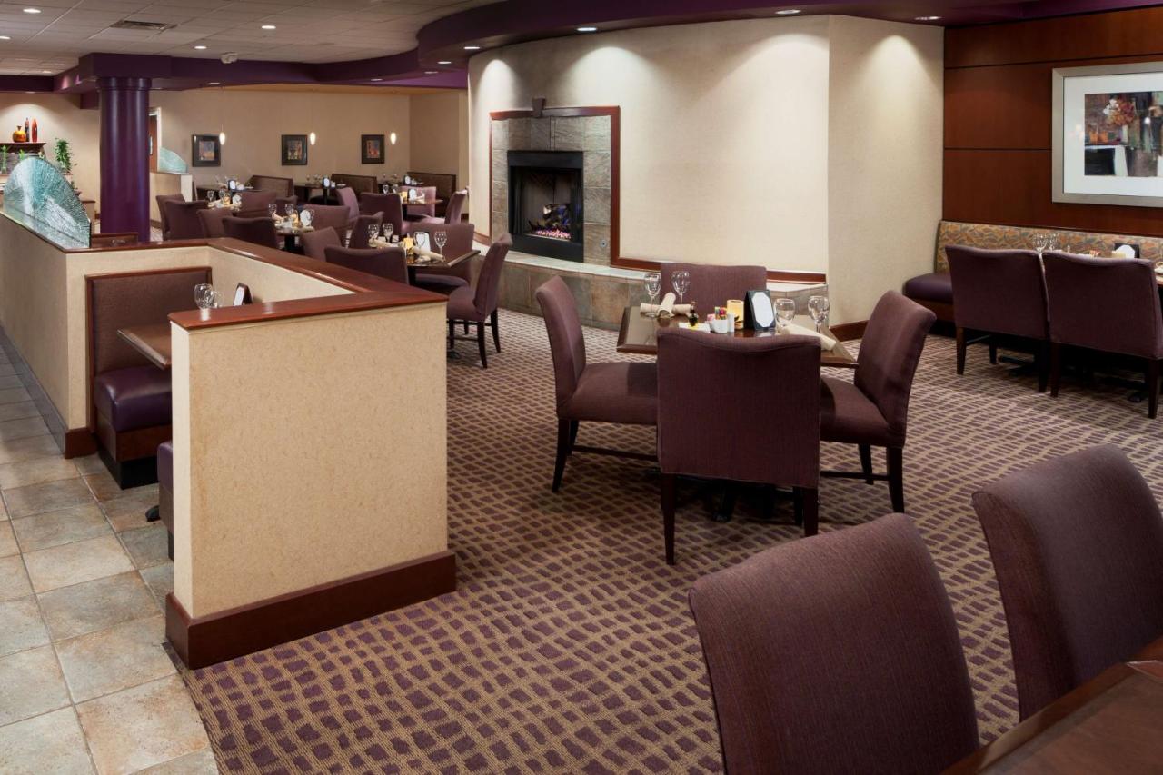 | DoubleTree Suites by Hilton Cincinnati – Blue Ash
