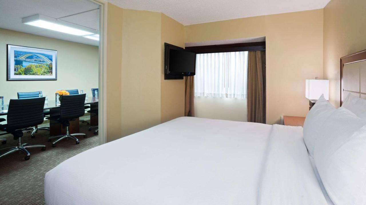 | DoubleTree Suites by Hilton Cincinnati – Blue Ash
