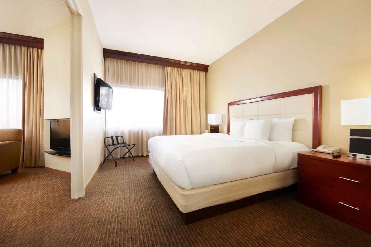  | DoubleTree Suites by Hilton Cincinnati – Blue Ash