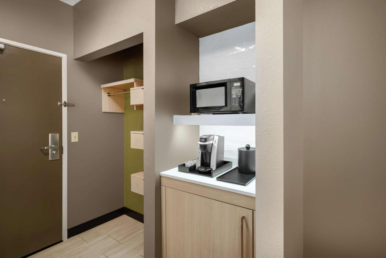 King Room - Disability Access with Tub at Hilton Garden Inn Louisville East