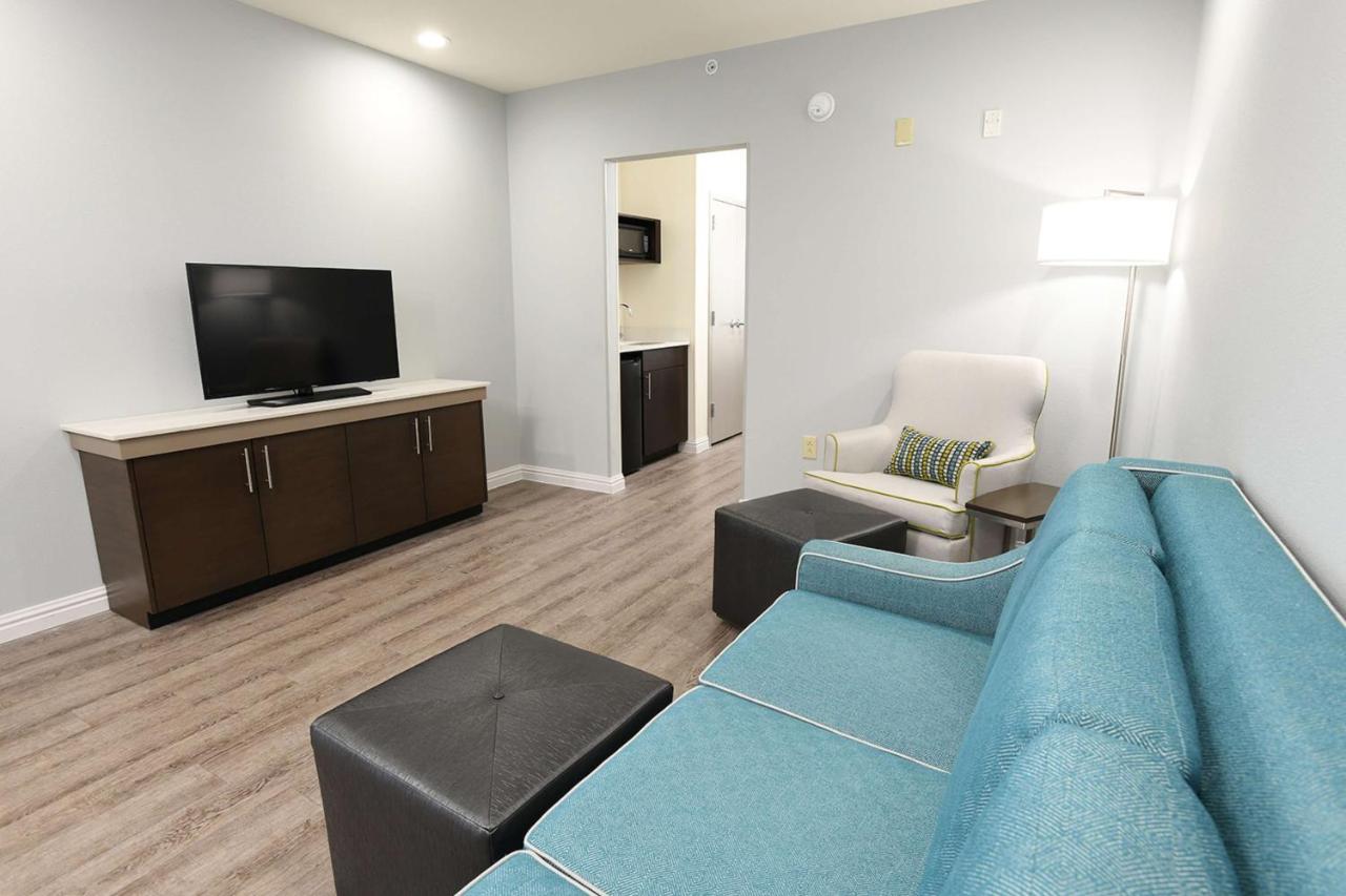 Deluxe King Room - Hearing Access at Hilton Garden Inn Jacksonville