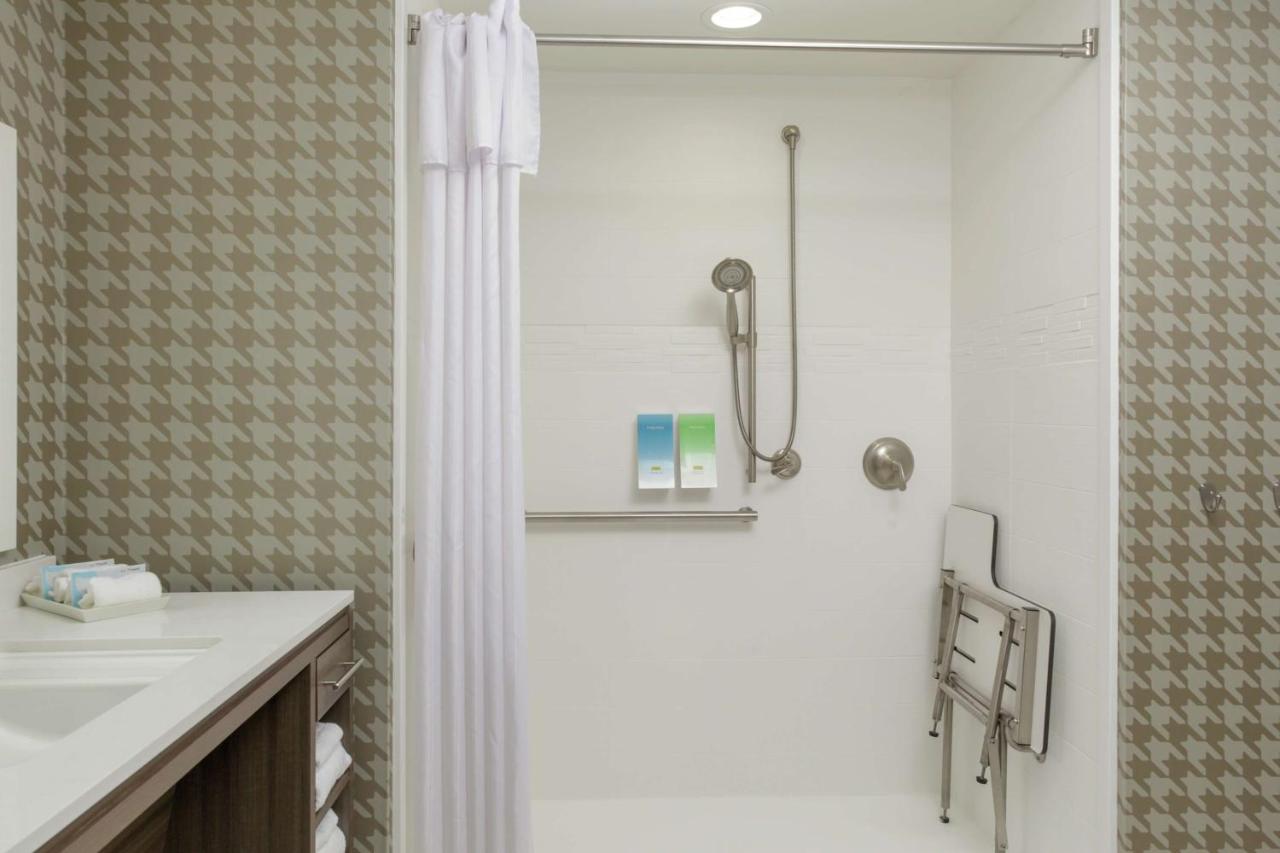 Queen Studio with Roll-In Shower - Mobility/Hearing Accessible at Home2 Suites by Hilton Fort Collins