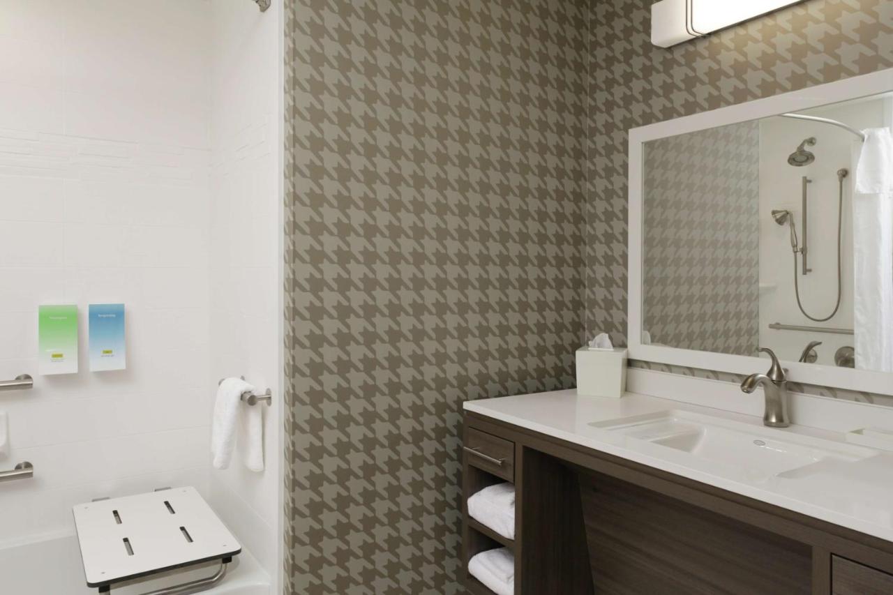 Queen Suite - Mobility/Hearing Accessible - Non-Smoking at Home2 Suites by Hilton Fort Collins