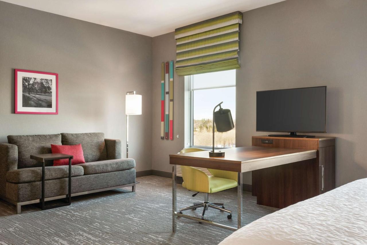 Executive King Studio Suite - Non Smoking at Hampton Inn Brooklyn Park