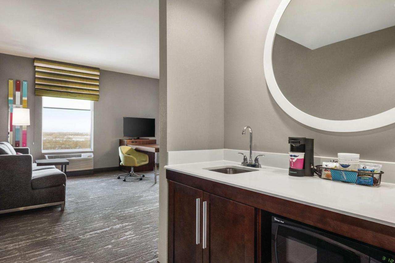 Executive King Studio Suite - Non Smoking at Hampton Inn Brooklyn Park