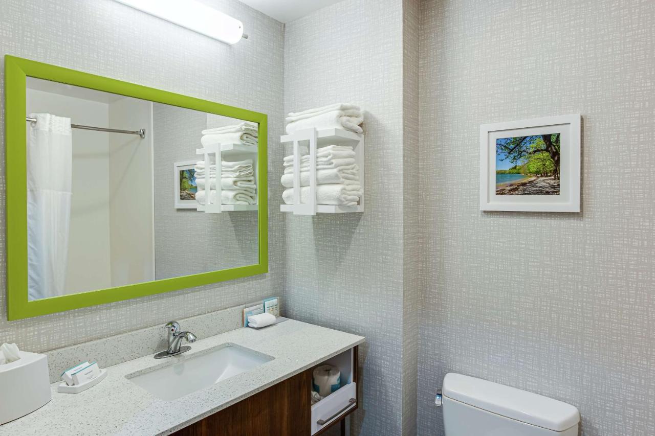 Queen Room with Two Queen Beds at Hampton Inn Oak Grove Fort Campbell