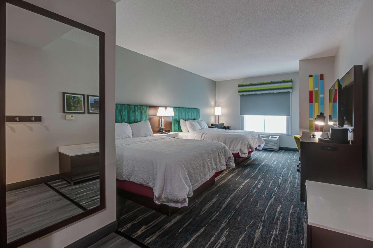 Queen Room with Two Queen Beds at Hampton Inn Oak Grove Fort Campbell