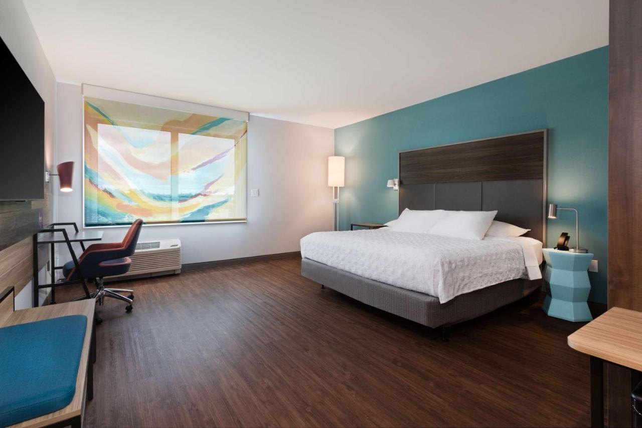 King Room - Mobility Accessible at Tru By Hilton Bradenton I-75, FL