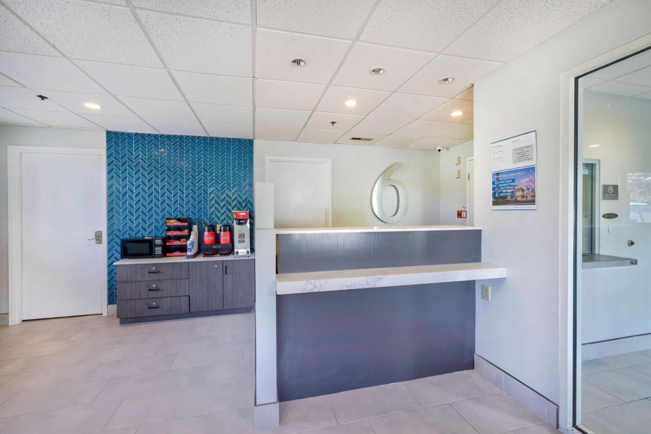 | Motel 6 Bethel, CT - Danbury