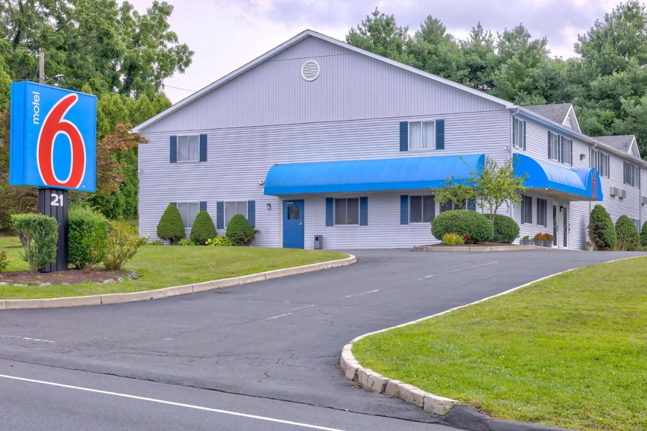 | Motel 6 Bethel, CT - Danbury