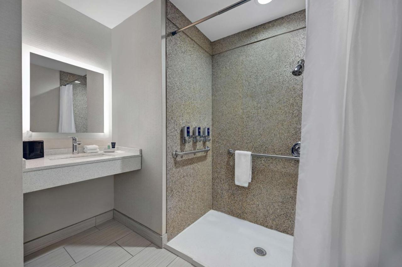 | Four Points by Sheraton Birmingham Homewood