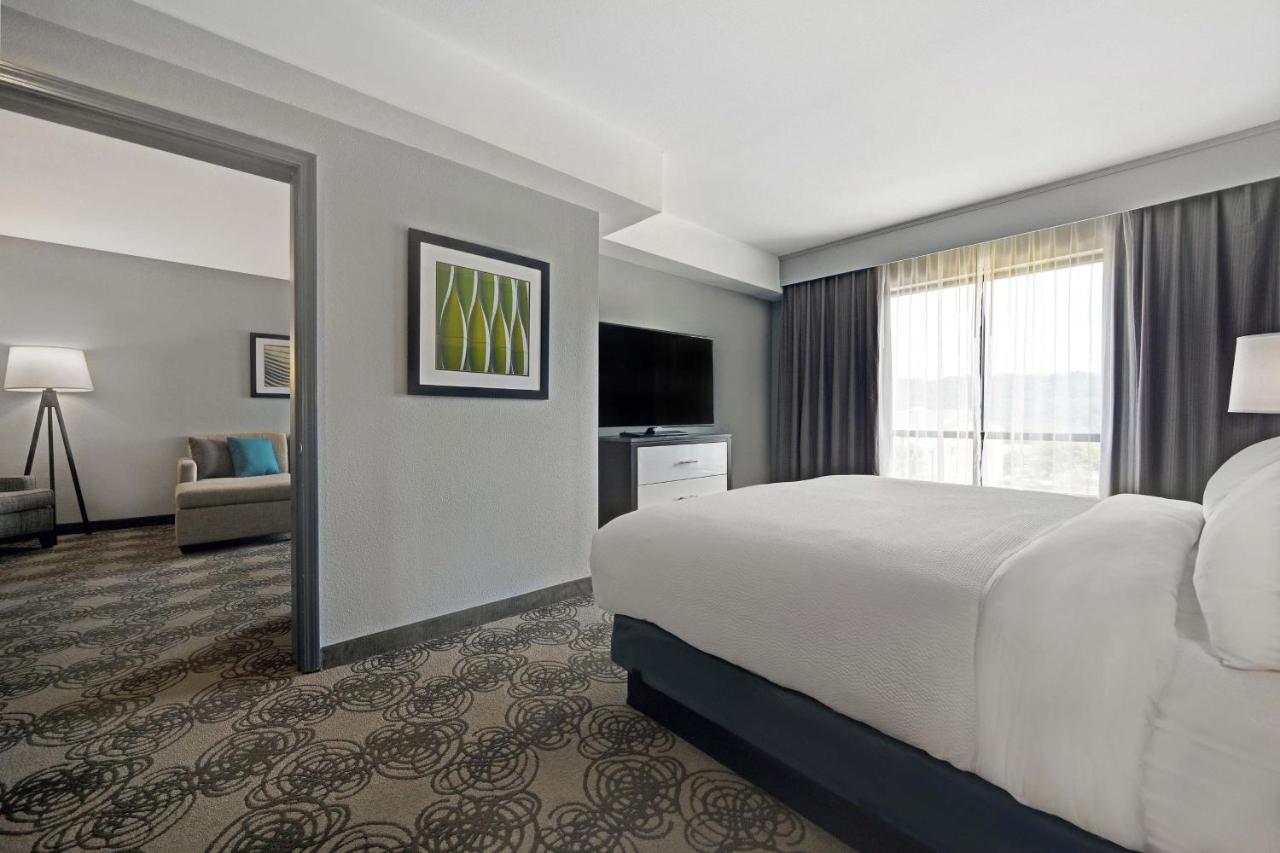 | Four Points by Sheraton Birmingham Homewood