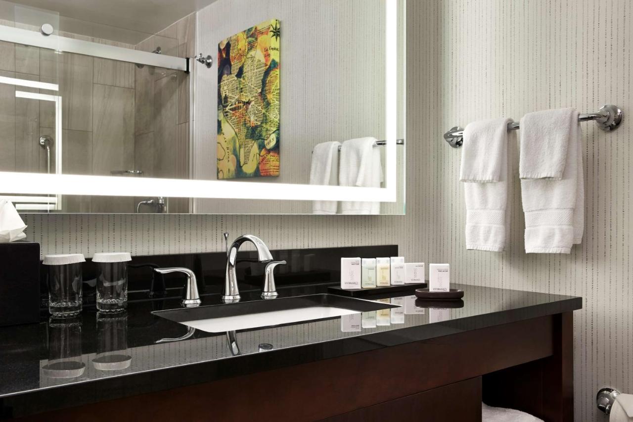  | Embassy Suites Washington D.C. - at the Chevy Chase Pavilion
