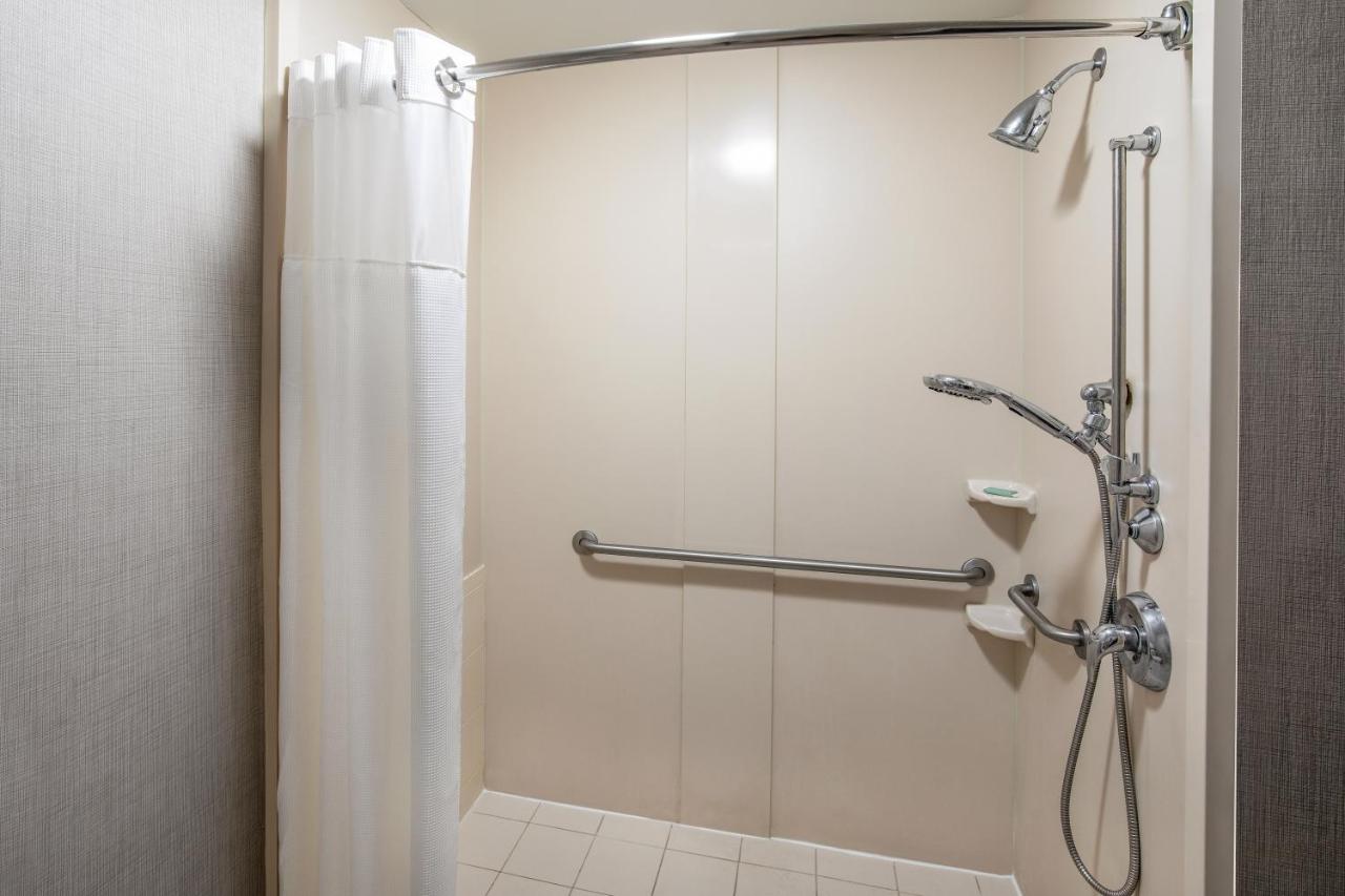 | Residence Inn by Marriott Chesapeake Greenbrier