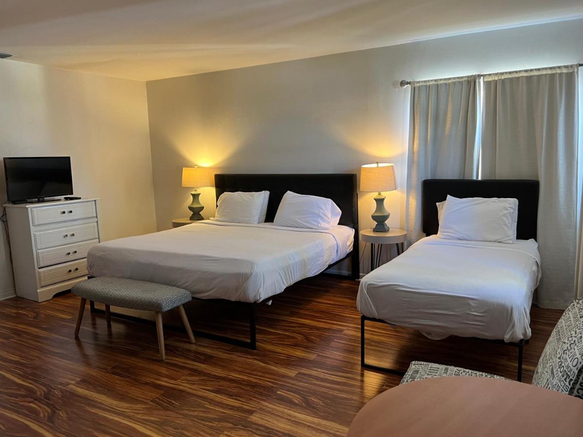  | Dee Jay Beach Resort