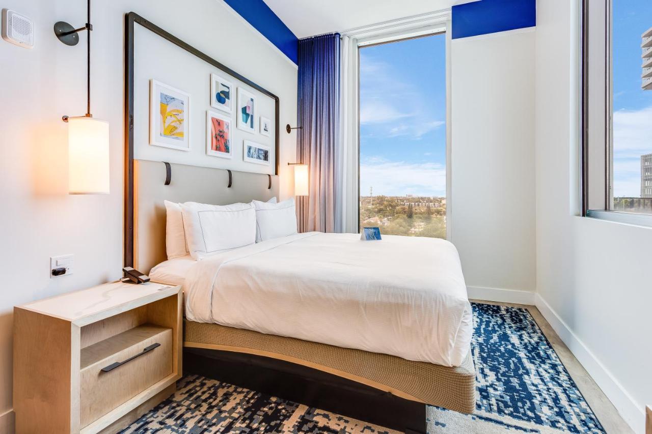 King Room at SERENA Hotel Aventura Miami, Tapestry Collection by Hilton