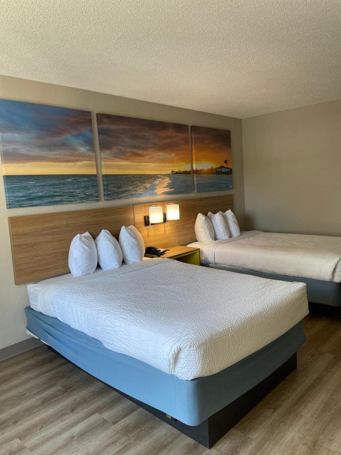 Deluxe Double Room with Two Double Beds - Non-Smoking at Days Inn by Wyndham Florence Near Civic Center