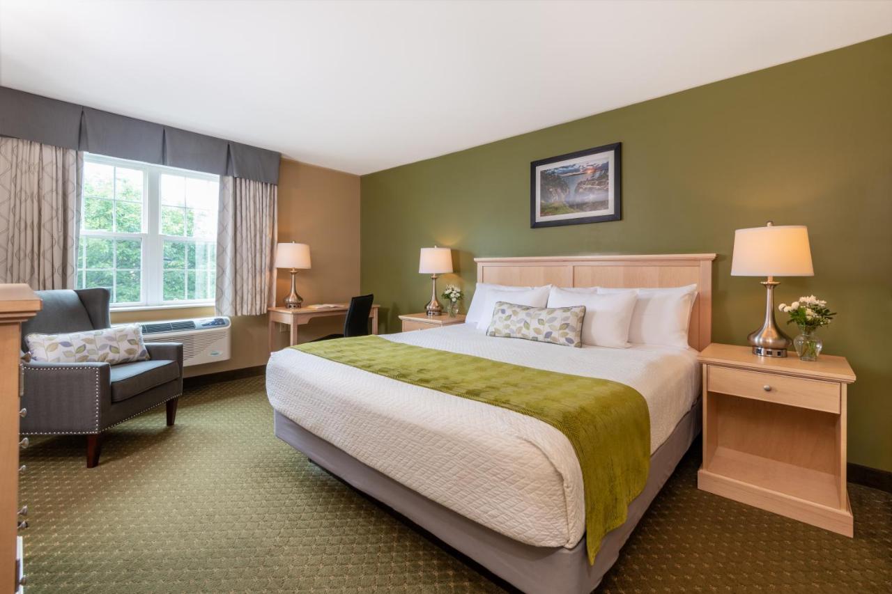 | Acadia Inn