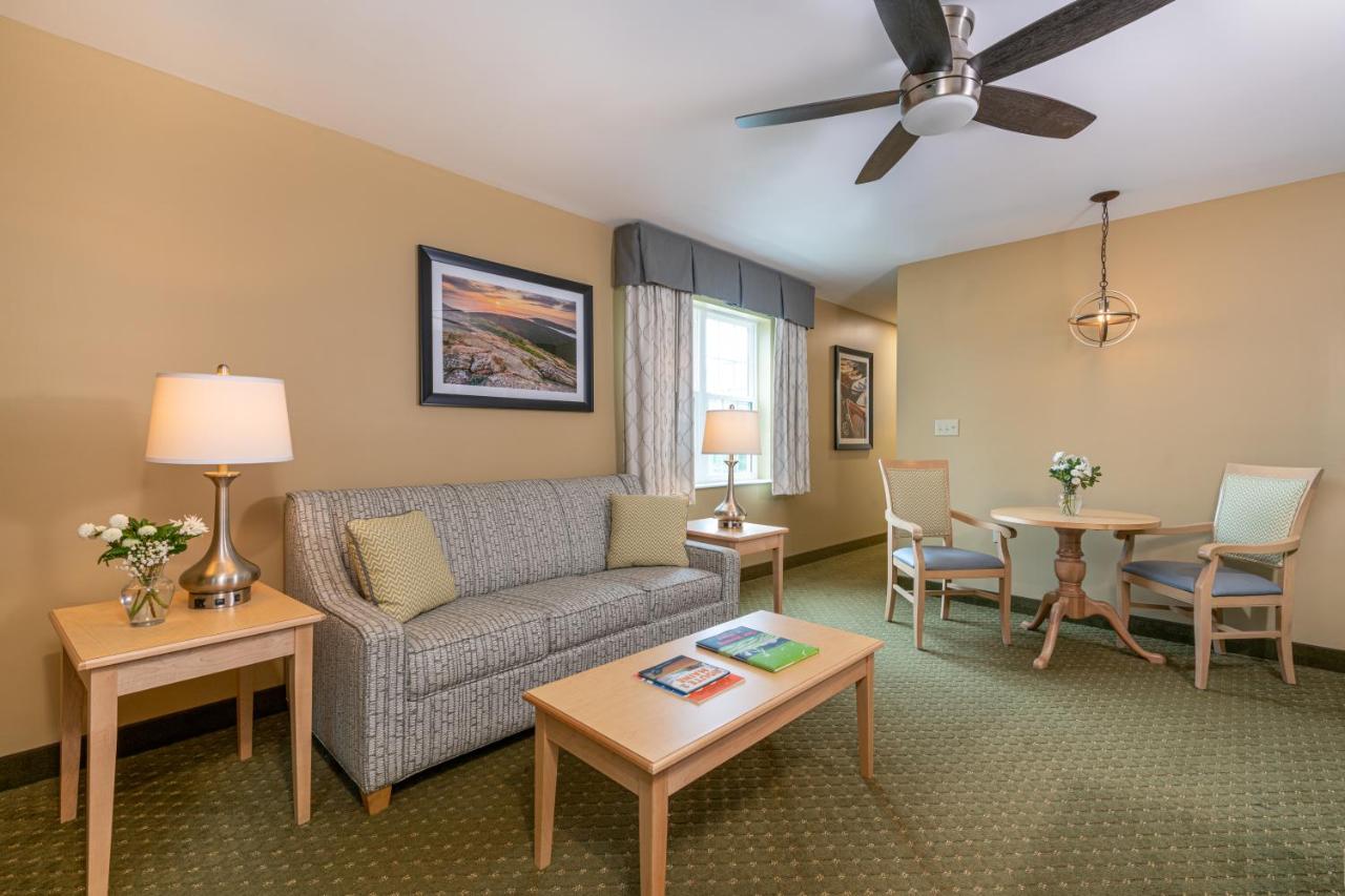 | Acadia Inn