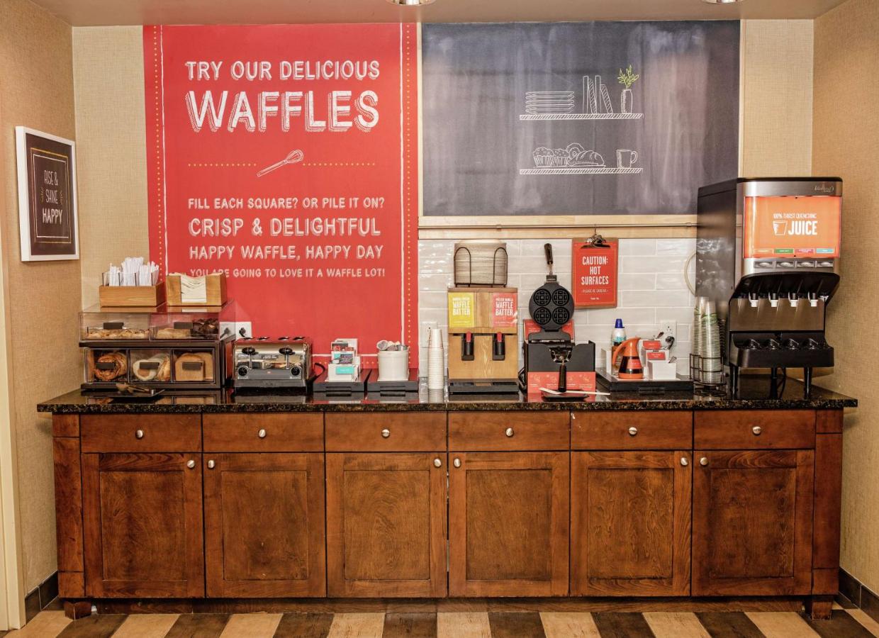 | Hampton Inn Winfield