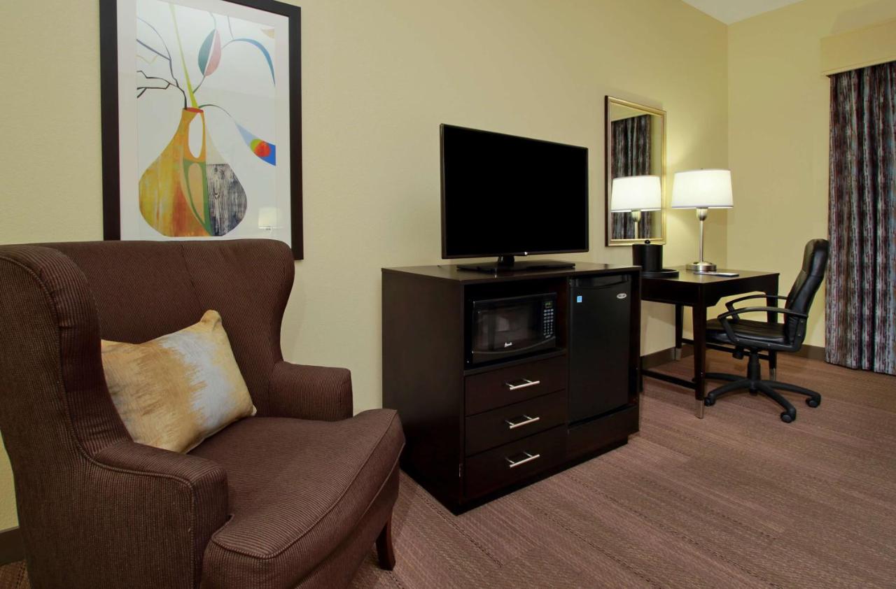 | Hampton Inn Winfield