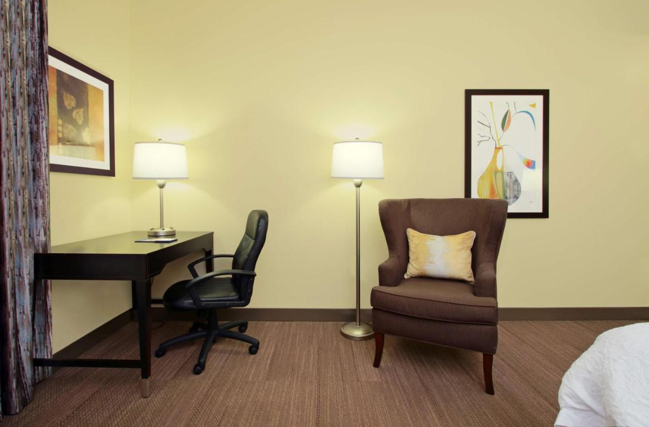 | Hampton Inn Winfield