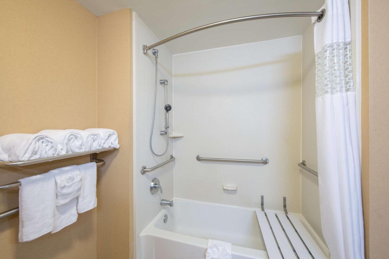 Queen Room with Two Queen Beds - Disability Access at Hampton Inn & Suites Oklahoma City - South