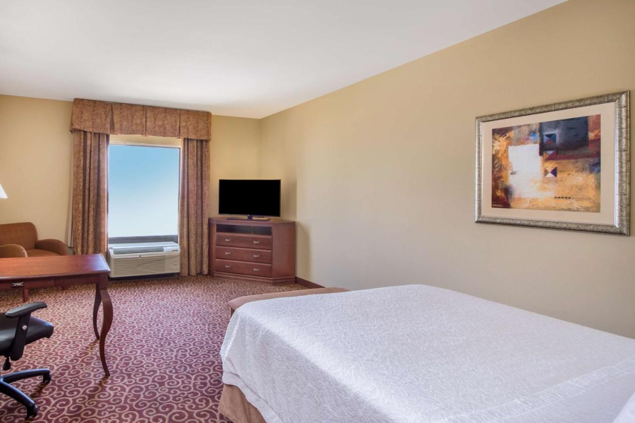 Queen Room - Non-Smoking at Hampton Inn & Suites Oklahoma City - South