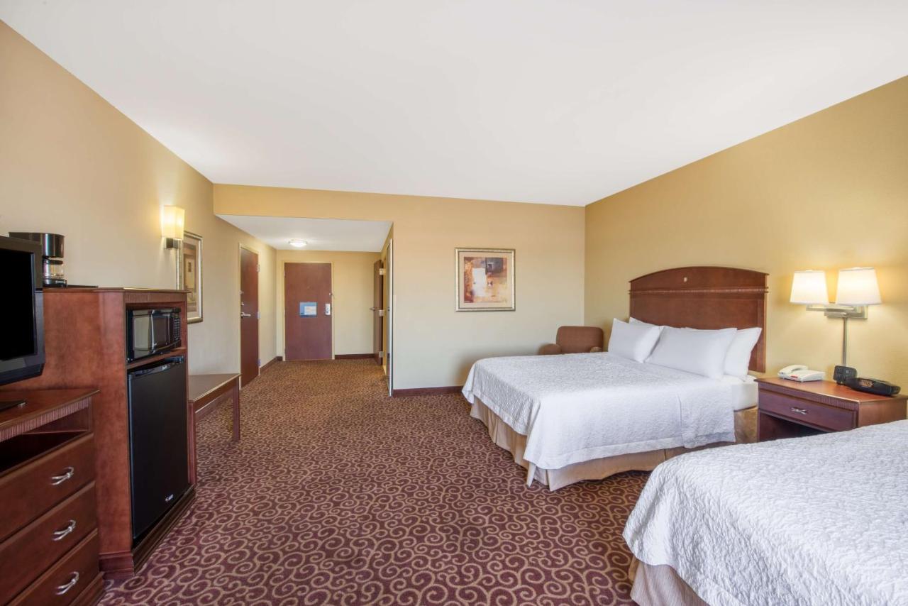 Queen Room with Two Queen Beds - Disability Access at Hampton Inn & Suites Oklahoma City - South