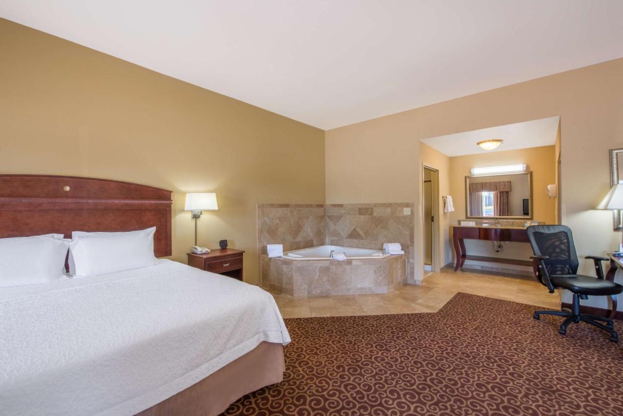 King Suite with Spa Bath at Hampton Inn & Suites Oklahoma City - South