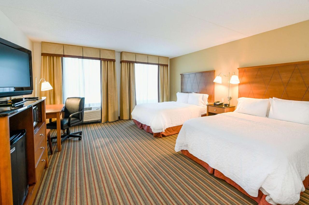 Queen Room with Two Queen Beds - Disability Access/Non-Smoking at Hampton Inn Hampton-Newport News