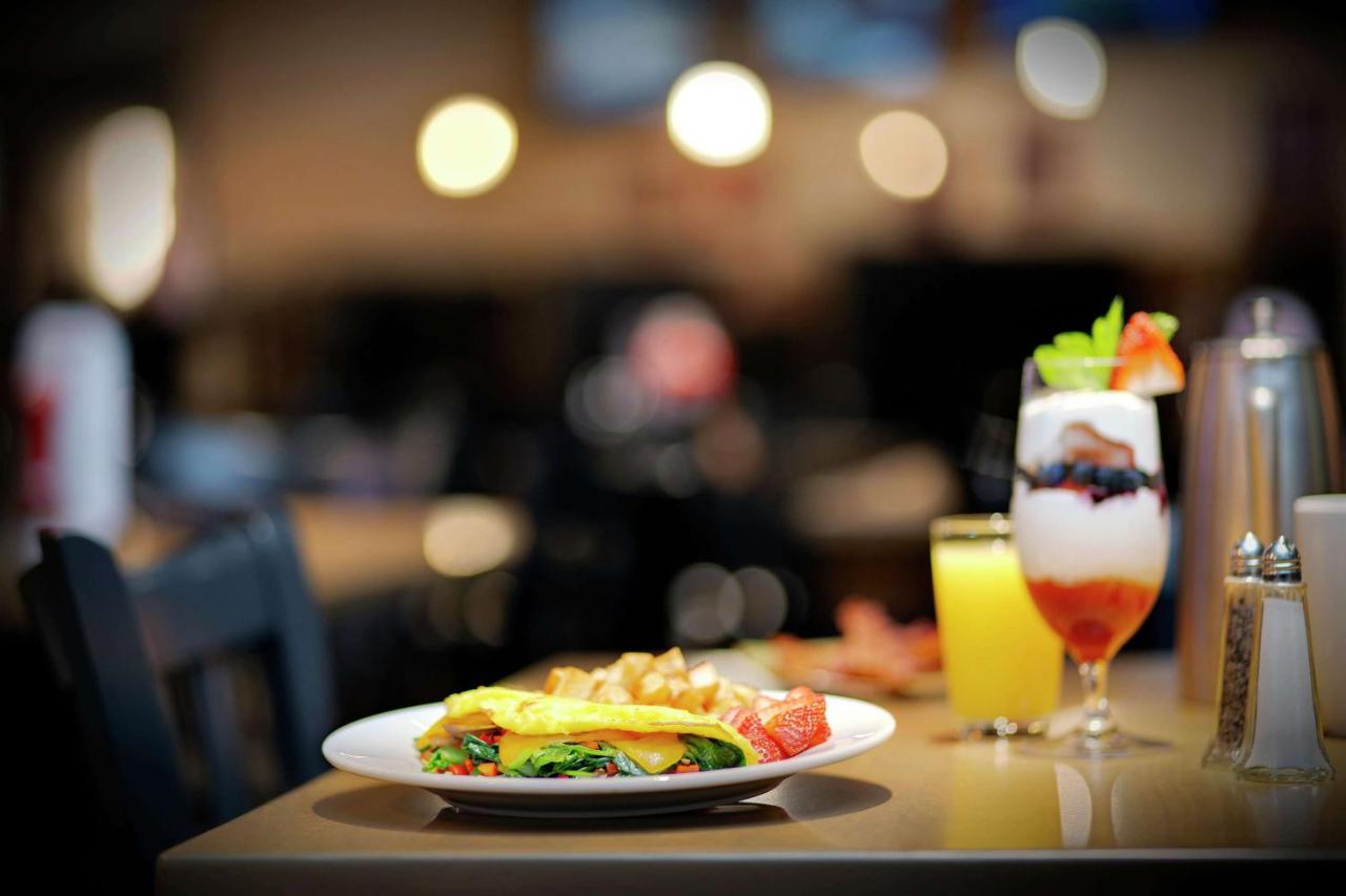  | DoubleTree by Hilton Chicago Midway Airport, IL