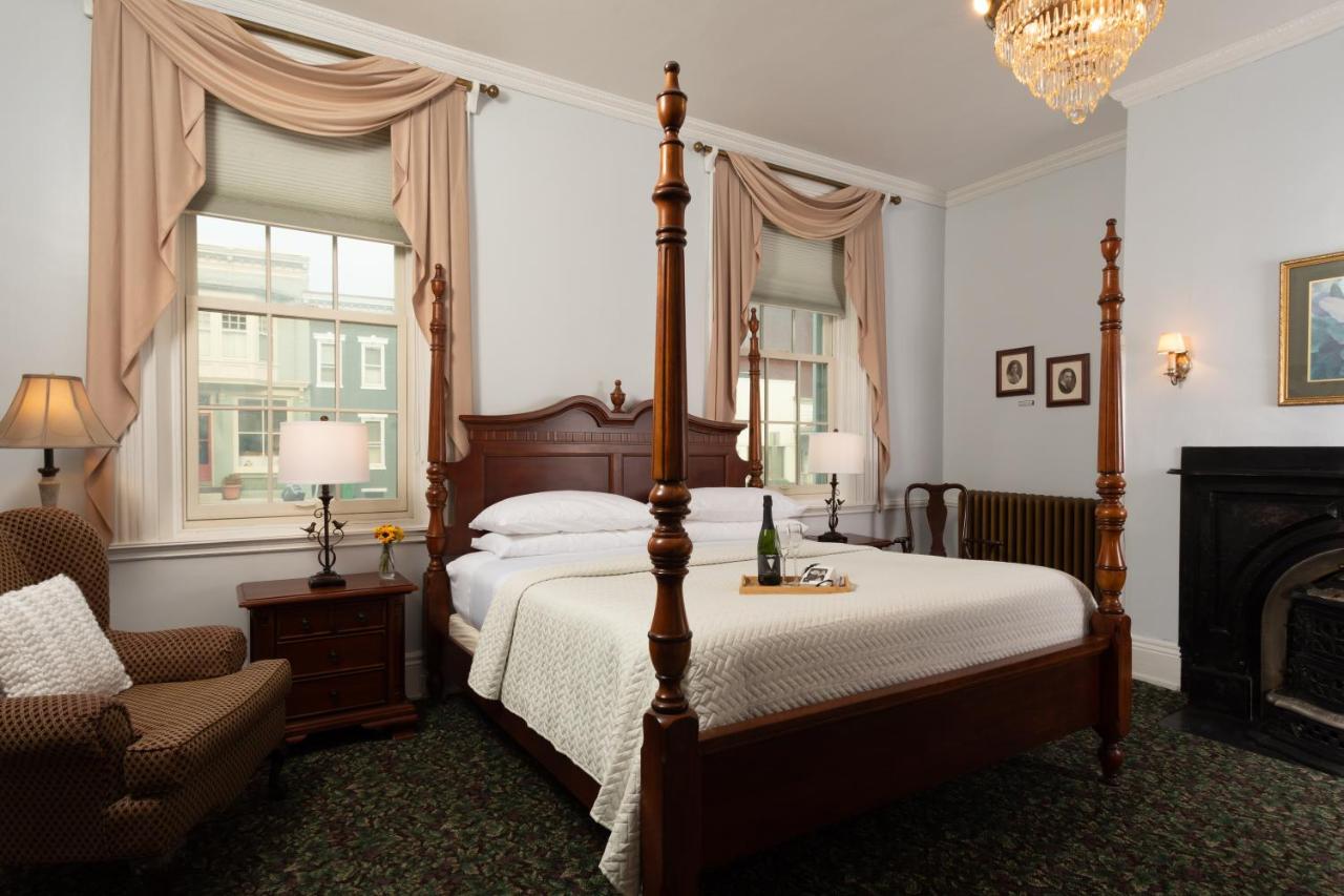  | Carlisle House Bed and Breakfast